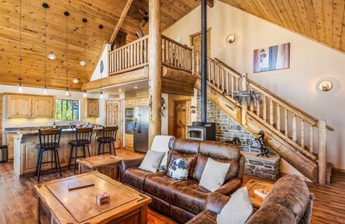 Panguitch Cabin | Riverfront Retreat Near Bryce Canyon National Park