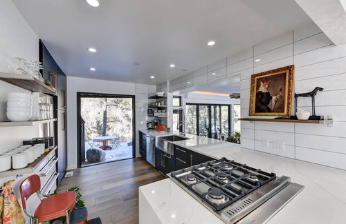 Buena Vista House | Riverfront Retreat w/Mountain Views