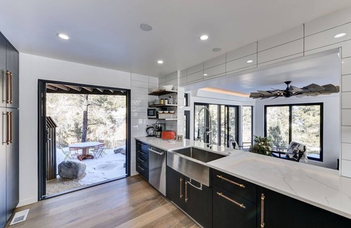 Buena Vista House | Riverfront Retreat w/Mountain Views