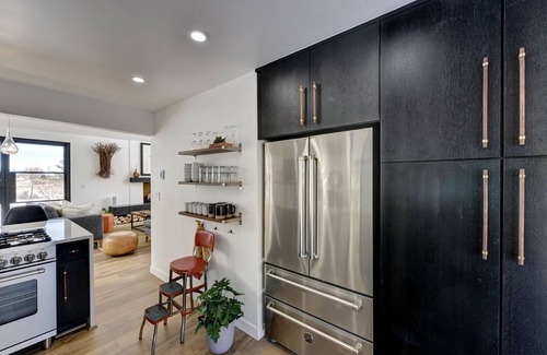 Buena Vista House | Riverfront Retreat w/Mountain Views