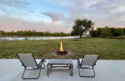 Doniphan County Cabin | Riverfront Studio Cabin w/Sunset View, Wi-Fi, Yard, and Fire-pit!