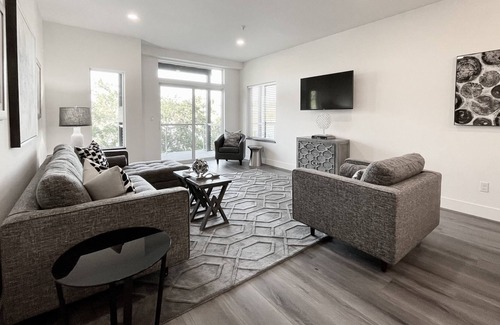 The Dalles House | Riverfront TH with 3 bedrooms, modern, near Discovery Ctr., pet friendly