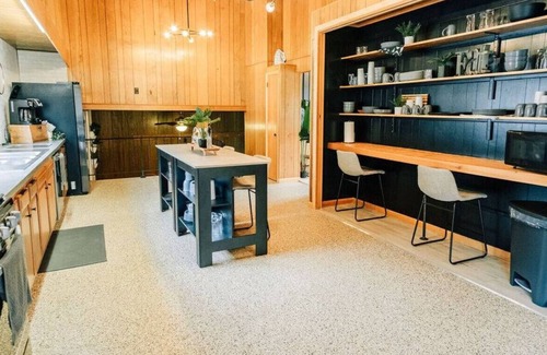 Galeton House | Riverfront with Pool & Grill | Canyon Creek Lodge