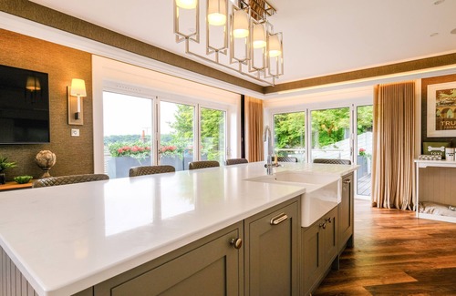 Truro House | RIVERGARTH, pet friendly, luxury holiday cottage in Malpas, Cornwall