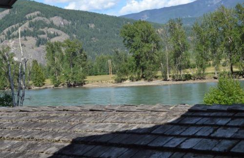 Little Fort Hotel | Rivermount Motel