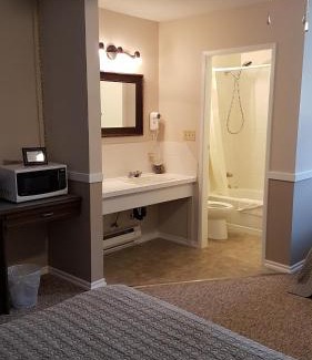 Little Fort Hotel | Rivermount Motel