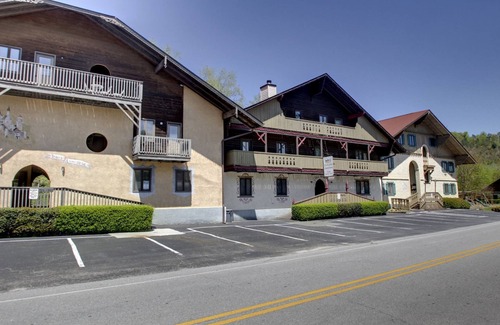 Helen House | Rivers Edge Condo 102