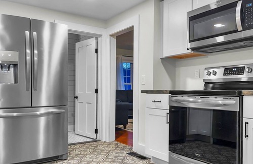 Carroll County House | Rivers Edge: Modern, Huge Riverfront & Yard, Kayaks - Dog OK, Grill, Fast WiFi