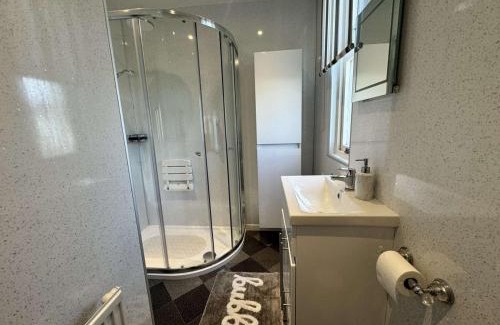 Hawick Apartment | Riverside Apartment