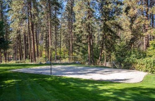 Leavenworth House | Riverside Cabin home