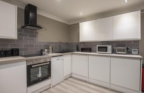 Grove Apartment | Riverside Central Kingston Flat 1B