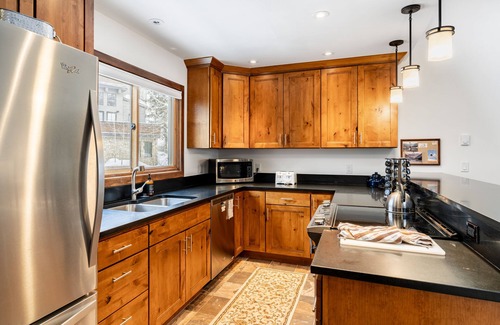 Telluride House | Riverside Condos C202 by AvantStay | Condo Close To Downtown,TownPark & Ski Lift