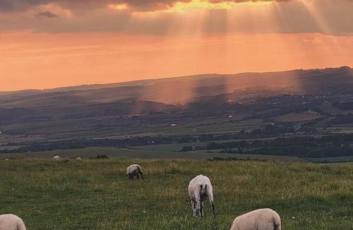 Newhaven House | Riverside country cottage