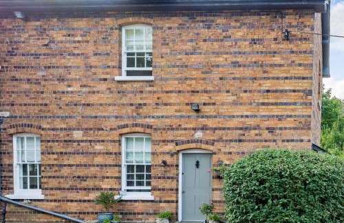 Craven Arms House | Riverside