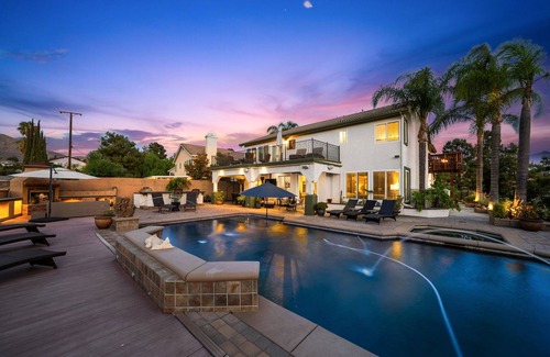 Estates at Canyon Crest House | ~Riverside Golden Hour Oasis~MovieTheater~Pool/Hot Tub