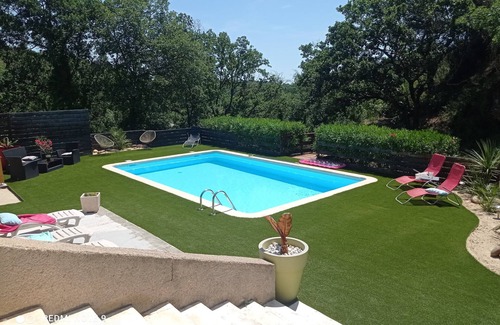 Cessenon-sur-Orb House | Riverside holiday home in the south of France