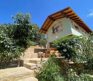 Beiteddine Ski Chalet | Riverside Jahliye, Chouf