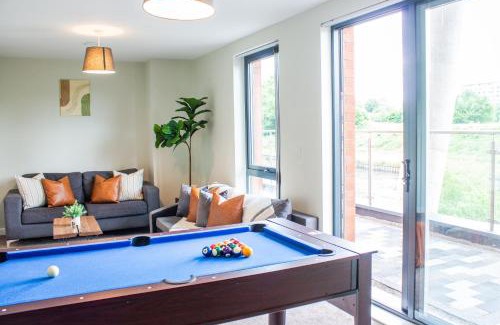 Salford Apartment | Riverside Lodge - Peaceful City Escape