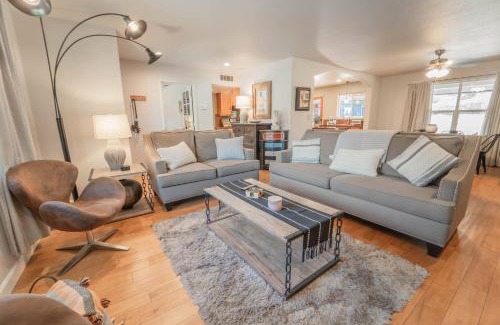 Three Rivers House | Riverside Retreat in Three Rivers - Natures Paradise