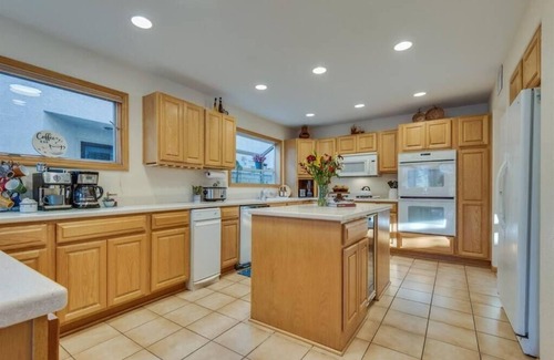 Laughlin House | Riverside Retreat: Spacious 5-Bedroom Getaway in Bullhead City!