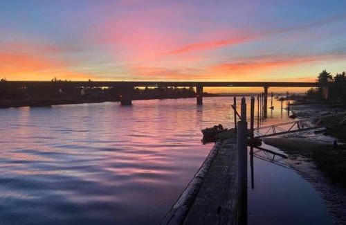 Kernville House | Riverside retreat with stunning views, historic charm - Coastal adventure awaits