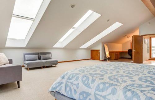 Kernville House | Riverside retreat with stunning views, historic charm - Coastal adventure awaits