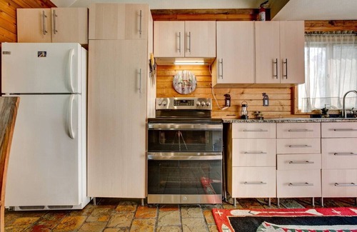 Lyons Cabin | Riverside`s Hideout Cabin