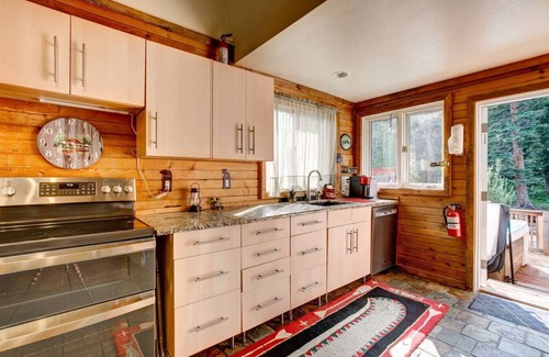 Lyons Cabin | Riverside`s Hideout Cabin