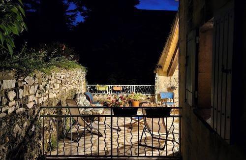 Collias House | Riverside village charm meets nature retreat