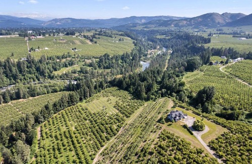 Hood River House | RiverSong Country Chateau