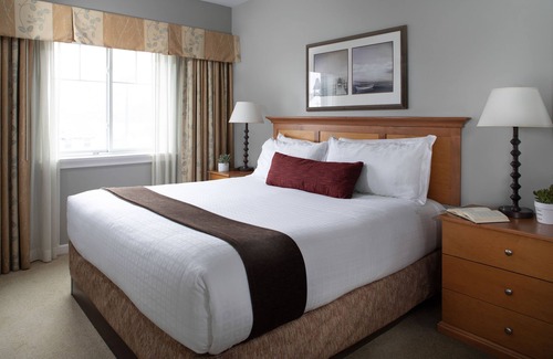 Seaside Hotel | Rivertide Suites Hotel