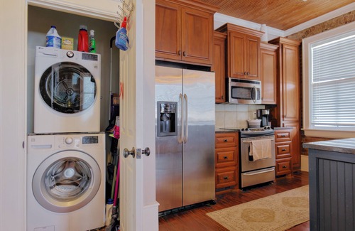 Natchez Condo | Riverview Condo | 1/1.5, Downtown, Washer/Dryer