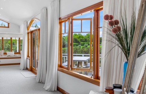 Riverhead House | Riverview Homestead - Luxury Villa - Pool + Spa