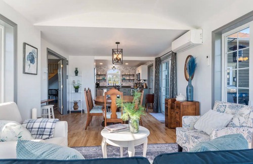 Saint Louis de Kent Other | Riverview, King bed main floor, 4 bedroom, 2 bathroom Farmhouse