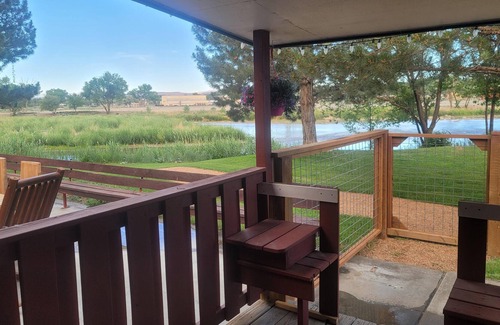 Delta House | Riverwood Inn Hotel Signature Queen Suite