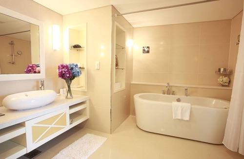 Irun-myeon Hotel | Riviera Hotel Geoje