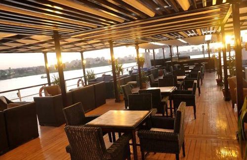 Cairo Boat Rental | Riviera Nile Cruise ريفيرا نايل كروز