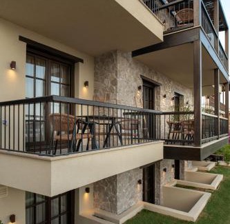 Ouranoupoli Apartment | RiZEΣ