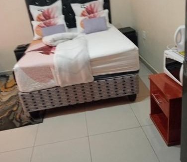 Mahikeng Apartment | Rizhatchguest
