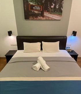 Pekan Melayu Hotel | RJ Hotel by MRVJ Business