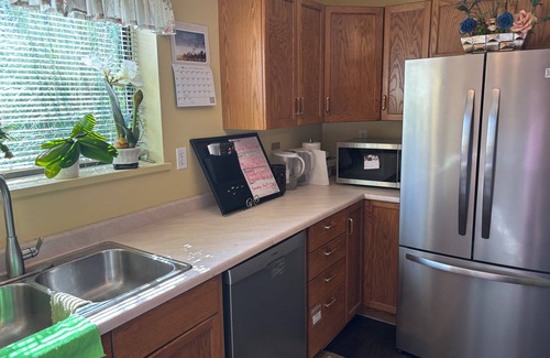 Aldergrove House | Rm 3 Quiet cozy room no stairs in a peaceful house, safe community, full kitchen