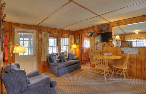 Rangeley House | RM 9 - Cozy Rangeley Manor Cottage sleeps 4