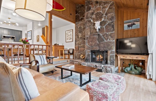 Moose Wilson Road House | RMR: Cinquefoil 1612 Condo in The Aspens/Wilson,WY