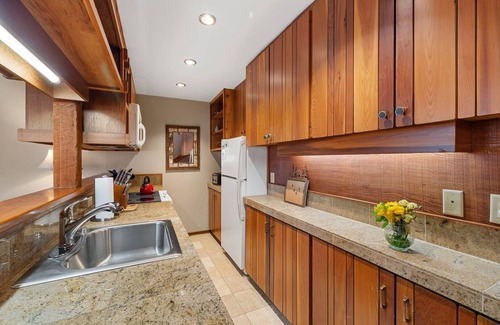 Moose Wilson Road Condo | RMR: Thistle 921 Condo in The Aspens/Wilson,WY