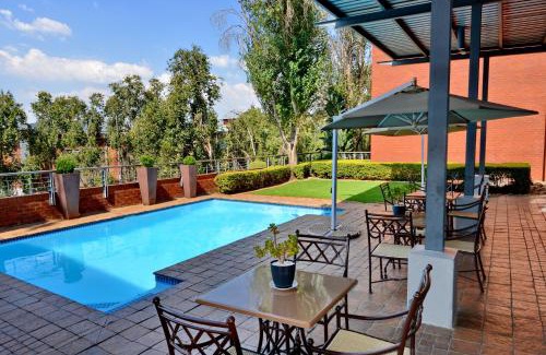 Zwartkop Hotel | Road Lodge Centurion