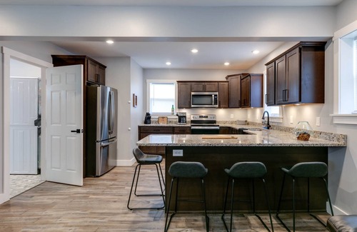 Cowanesque Apartment | Roadhaus North - Stay and Golf!