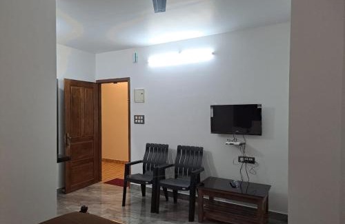 Elappara Cabin | Roadway Inn