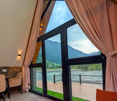 Kel Resort | Roameo Resorts