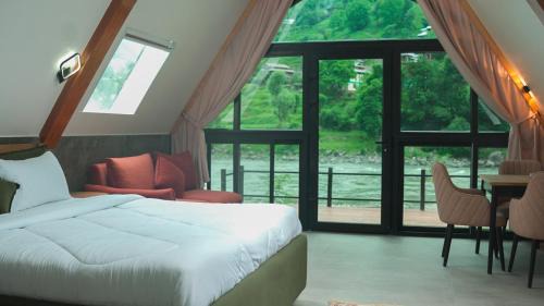 Kel Resort | Roameo Resorts