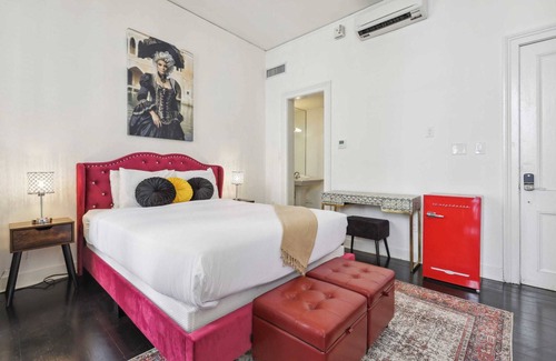 French Quarter Hotel | Roami at St. Helene | Chartres St. Combo #20